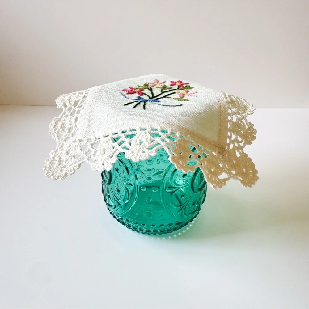 Hand Embroidered Floral Lace Linen‎ Cloth